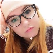 Laureata in filologia, letterature e civiltà del mondo antico impartisce lezioni private di latino e greco